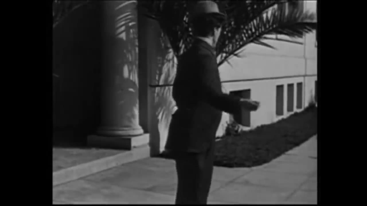 A Night Out (1915)