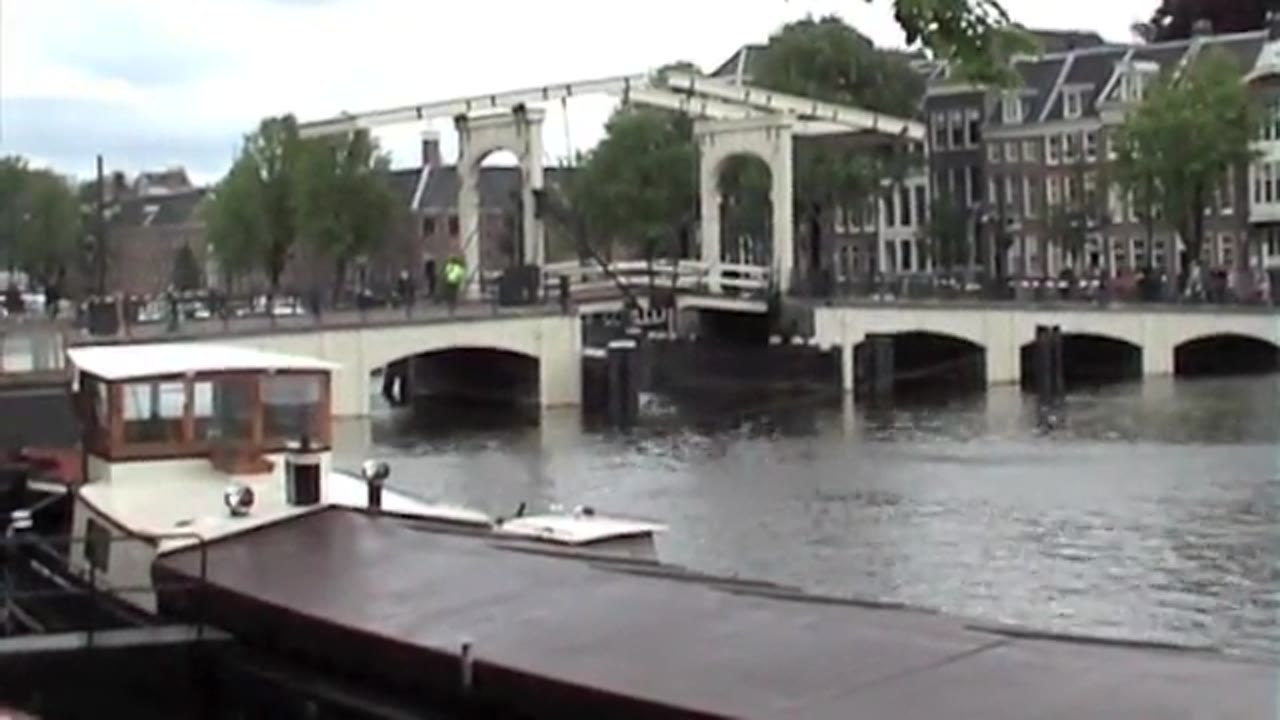 One minute Amsterdam