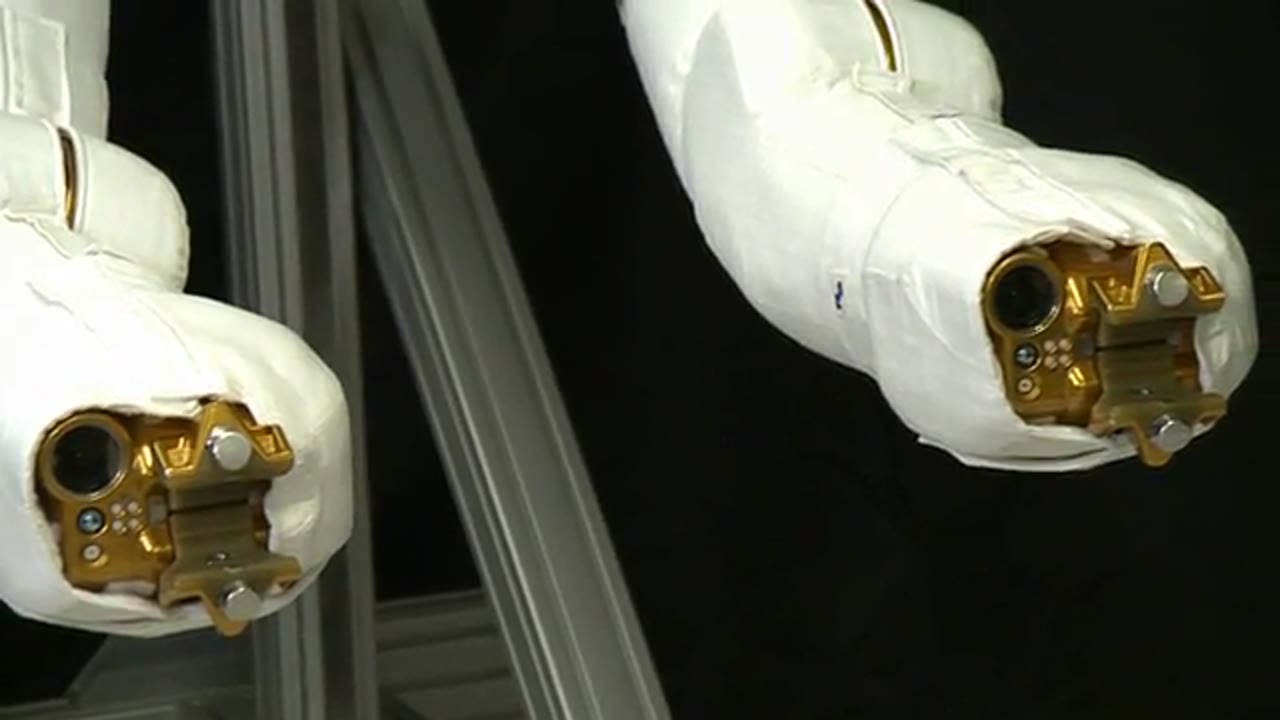 Robonaut Legs In Motion 5 720p