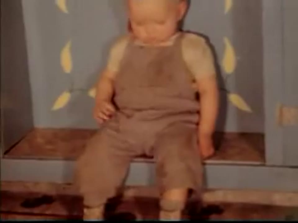 [Home Movies: Mobil Service Station Family with Children]