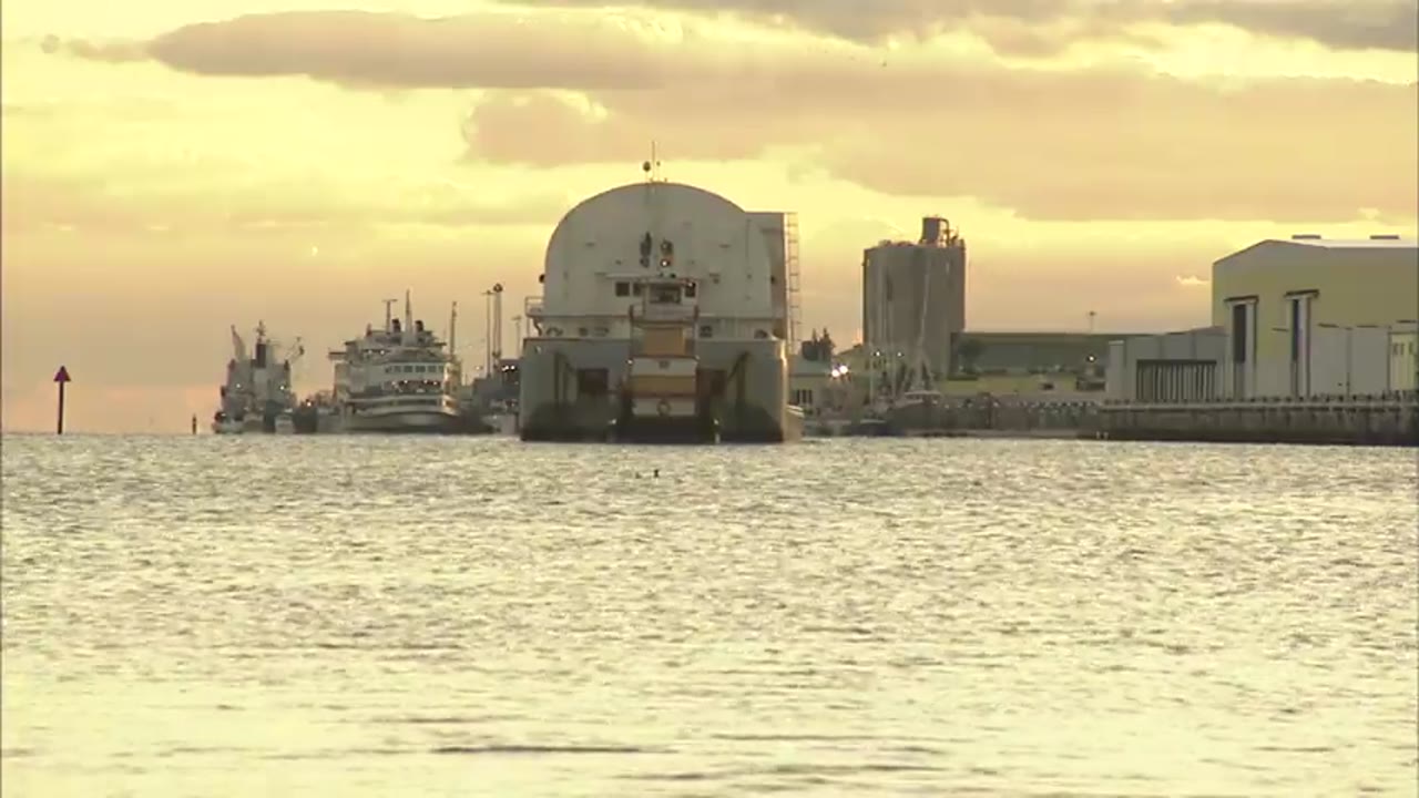 Shuttle External Fuel Tank for Hubble Mission Arrives for Preps