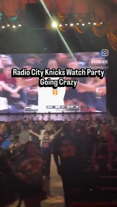 They going crazy in Radio City 🤣💙🧡
