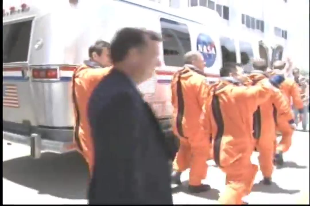 JSC_2135_STS_124_Post Flight1.wmv