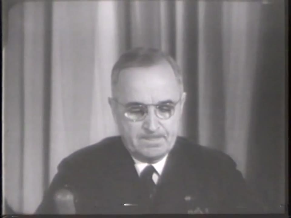 Germany Gives Up, 1945/05/08