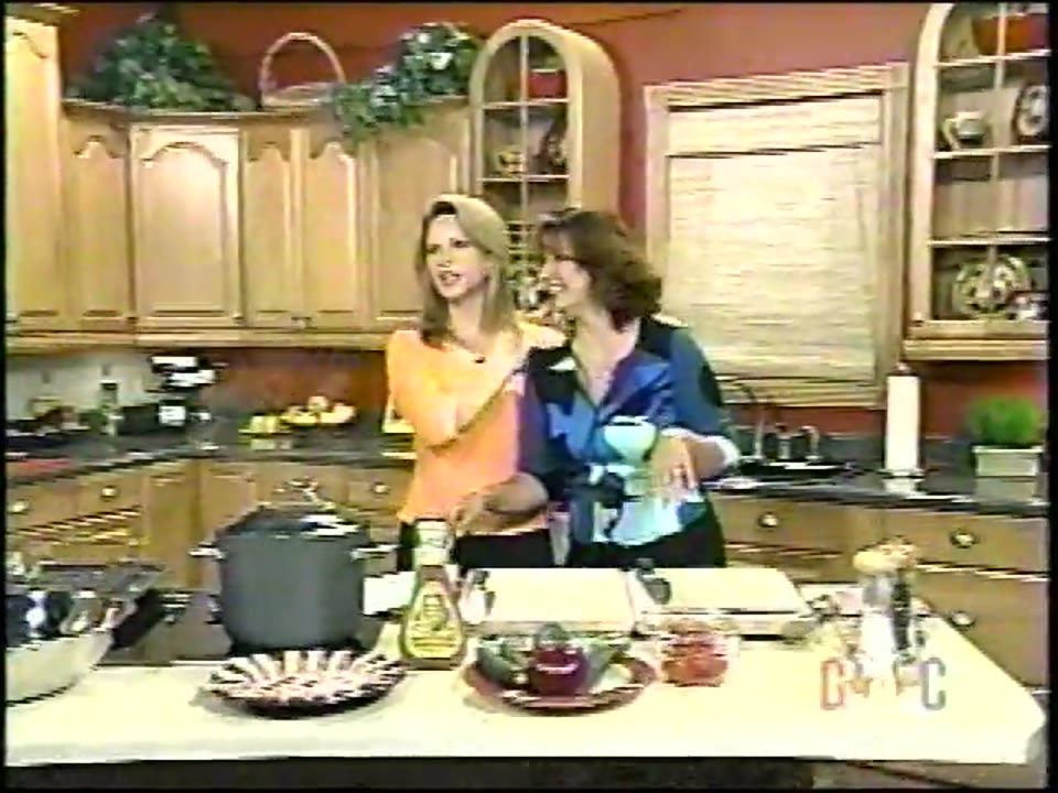 Lorianne Crook's Celebrity Kitchen w/ Tené Jewell (20 September 2004)