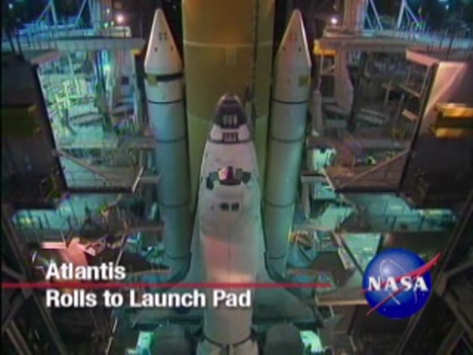 Atlantis Rolls to the Launch Pad