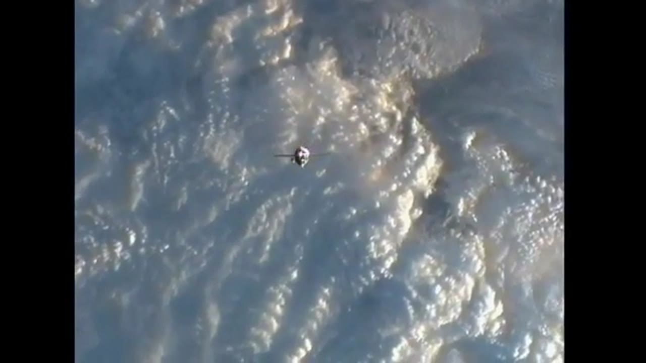 Expedition 28's Soyuz Docks to ISS