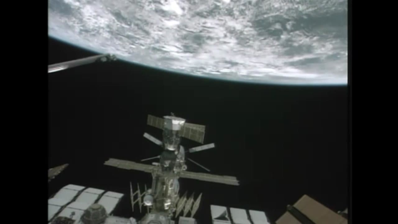 First Spacewalk Successful for Drew, Bowen