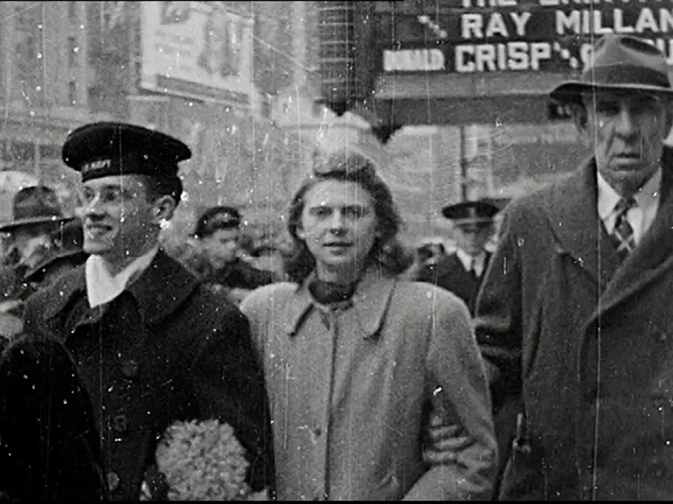 [Still Images of People Walking on New York Streets]