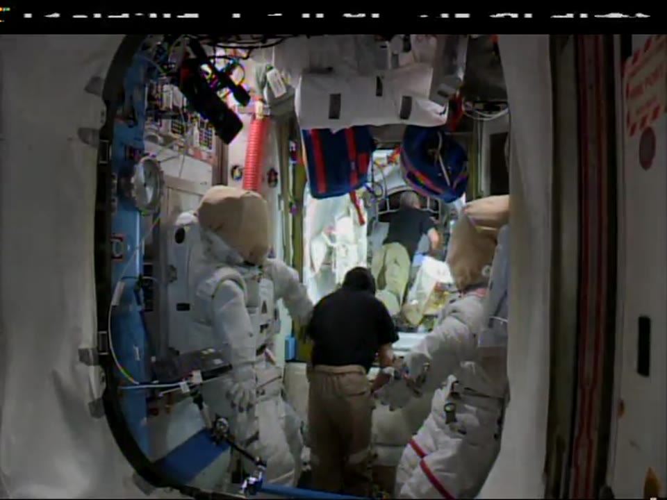 ISS-Crew-Equipment-Lock-Preparation_DL-6_2018_046_1300_618690.mxf