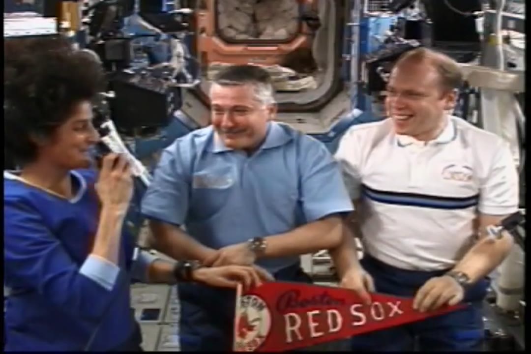JSC2065_STS-117 Post Flight.wmv