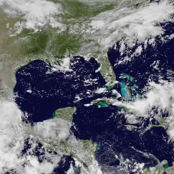 GOES-12 Imagery of Hurricane Katrina: Visible Close-up (WMS)