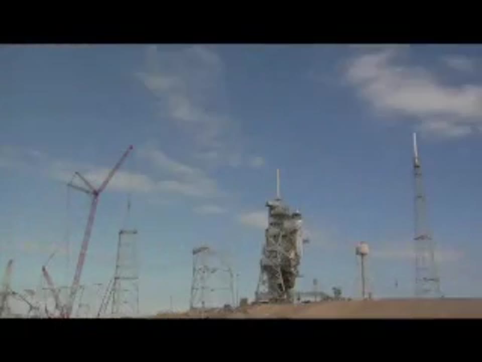 Towers Rises at Launch Pad 39B