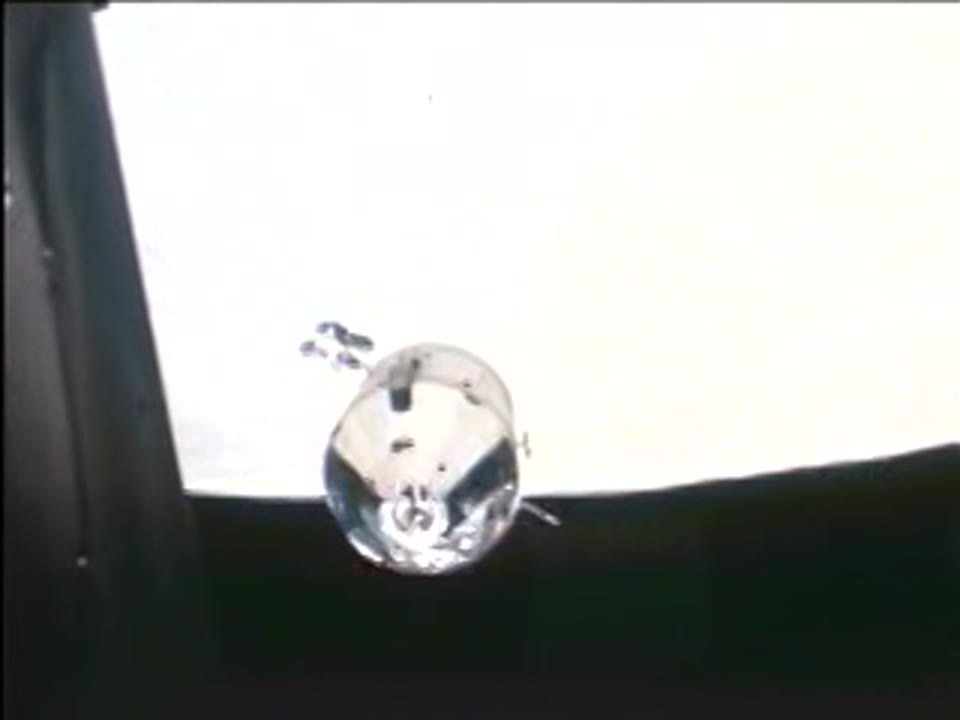 apollo11_onbclip11