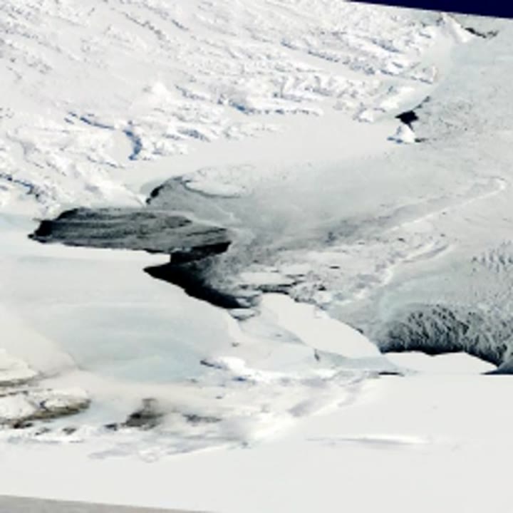 Giant Iceberg in McMurdo Sound (WMS)