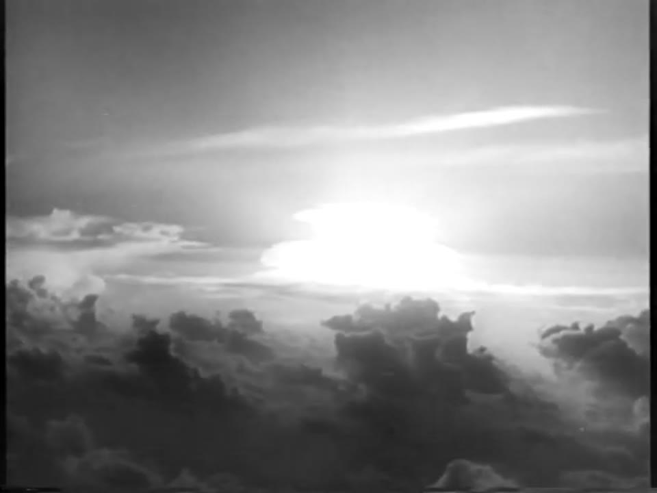 World Shocked. Reds Threaten H-Bomb Tests, 1961/08/31