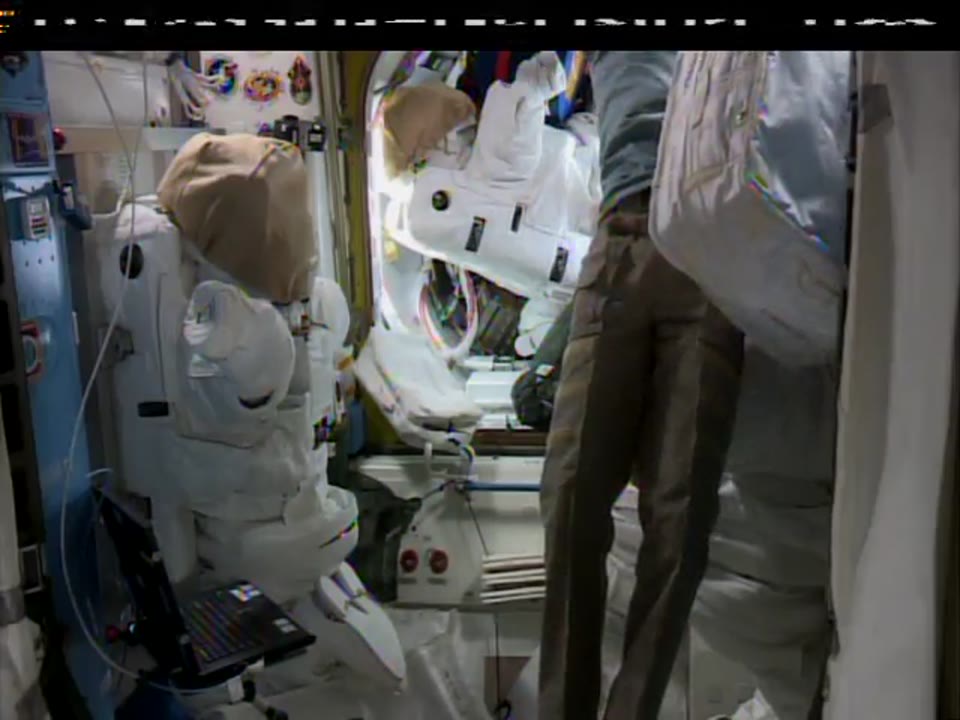 ISS-Downlink-Video_Acaba-EMU-SEMU-SLE-Return_DL-4_2017_338_0945_591065.mxf