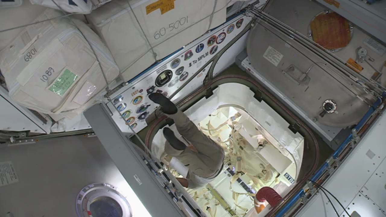 ISS-Downlink-Video_Acaba-Dragon-CTB-Retrieve_HD-DL-4_2017_352_1058_596624.mxf