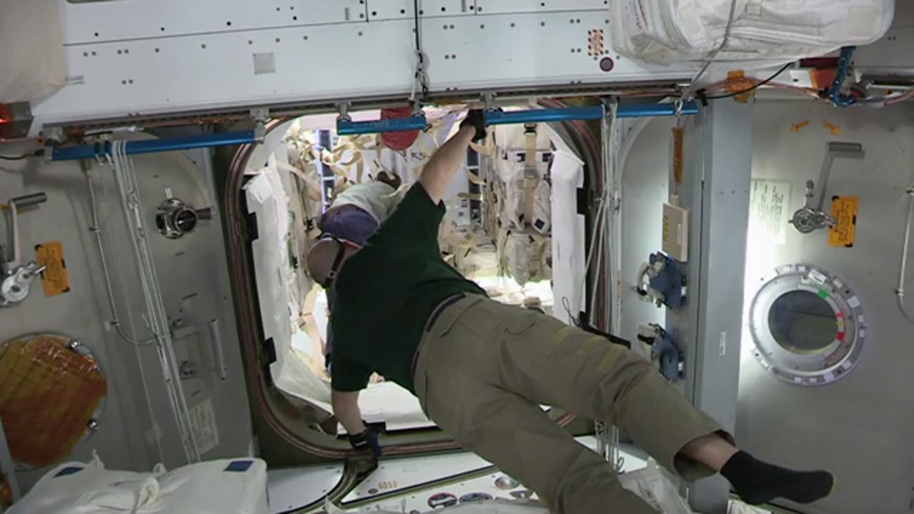 Arnold_Tingle-Cold-Stowage-Unpack_HD-DL-5_2018_122_0918_647904.mxf