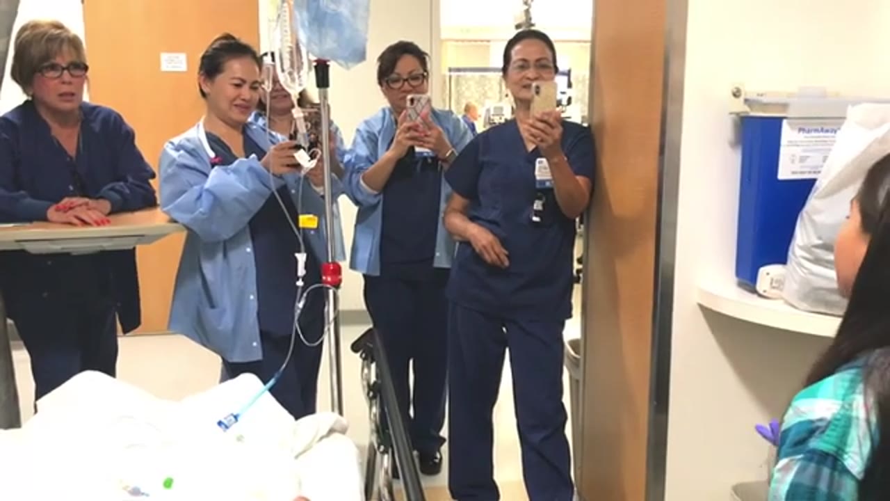 MUSIC HEALS 8 Yr Old Madison Baez Singing To Nurses At Dad's Bedside City Of Hope Hospital