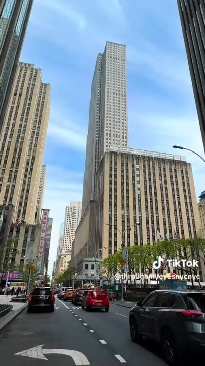 Midtowm Manhattan afterroon walk near Rad