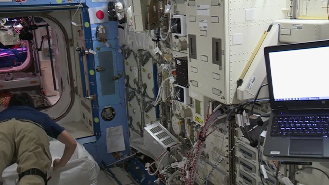 ISS-Downlink-Video_Kanai-Amyloid-sample-retrieval-MELFI_HD-DL-5_2017_361_1101_600032.mxf