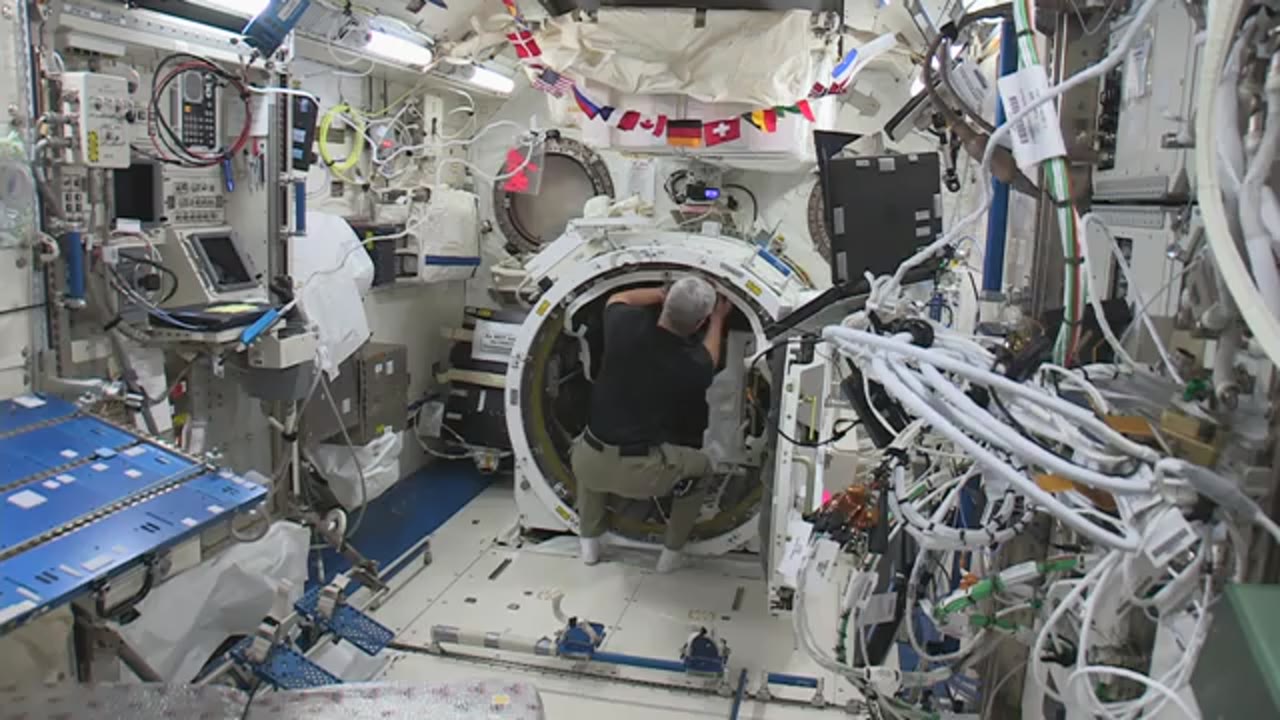 ISS-Downlink-Video_Vande-Hei-Kestrel-Eye-Hardware-Prep_HD-DL-4_2017_296_0749_576756.mxf