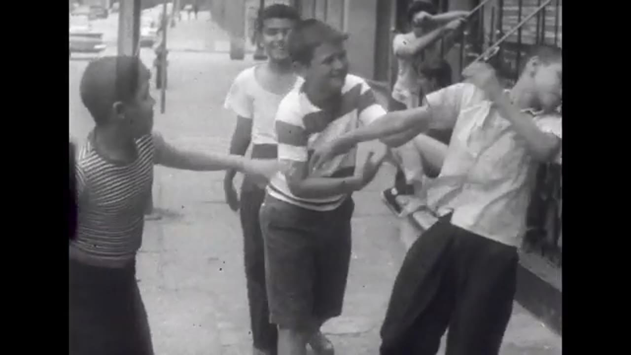 [Home movie: 098560: 1960s Bronx summer fun]