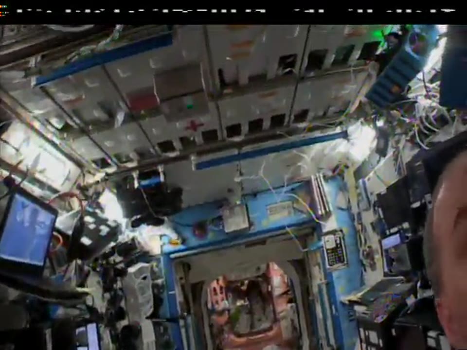 ISS-Downlink-Video_Tingle-FIR-Rack-Petri-Plate_DL-3_2018_011_1104_605912.mxf