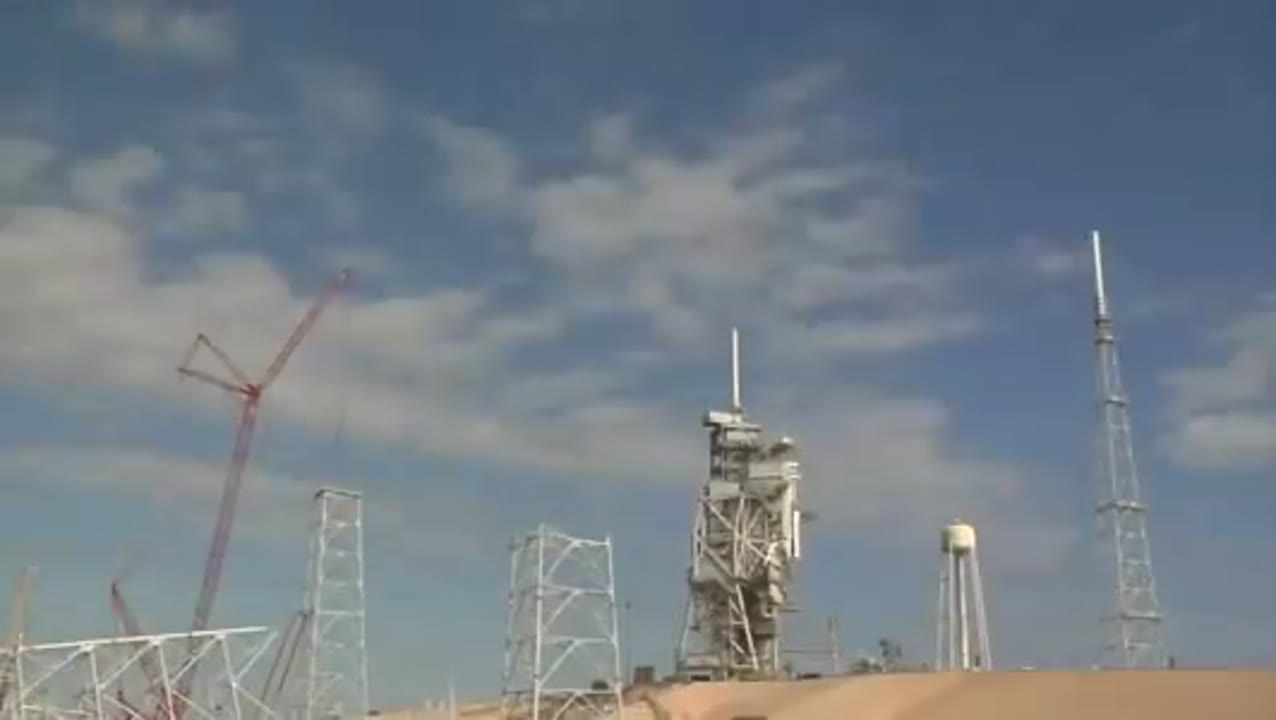 ARES I-X Time Lapse Lightning Mast Tower Construction