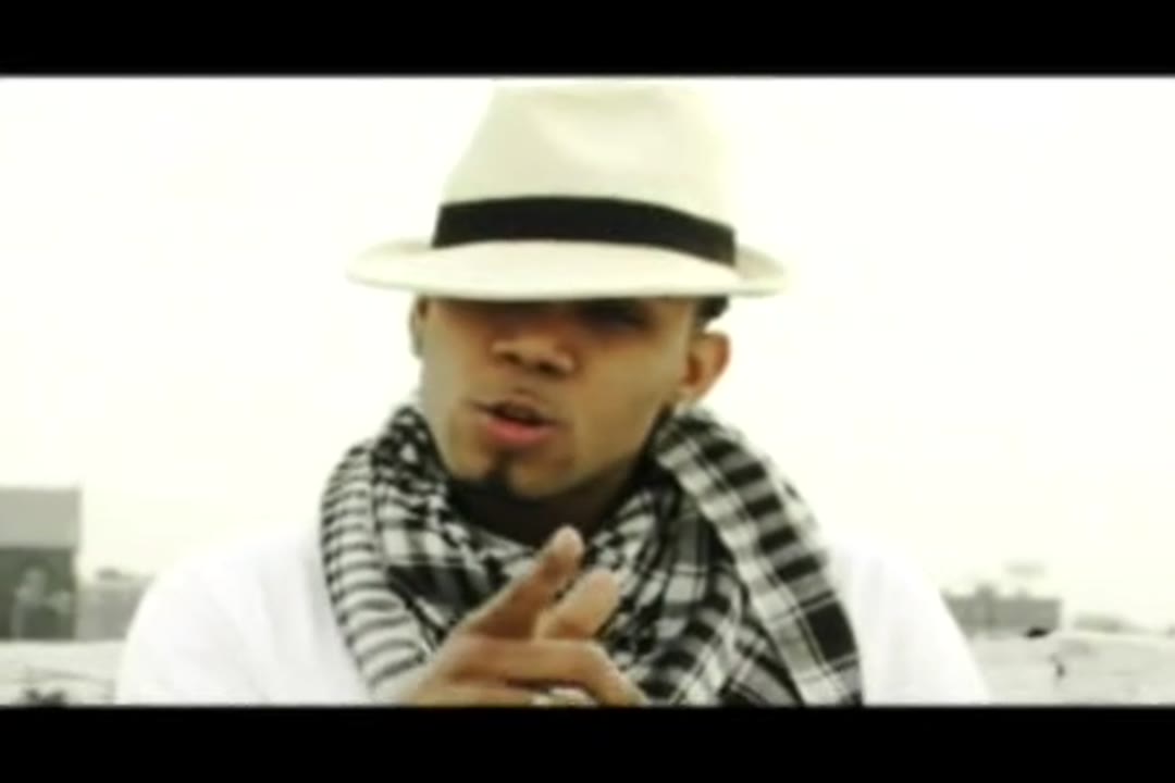 AGL Music Video Tu y Yo
