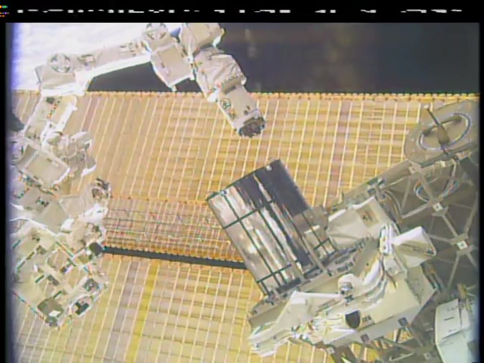 Earth-Sensing-Imaging-Spectrometer-Install_DL-4_2018_240_0133_695743.mxf