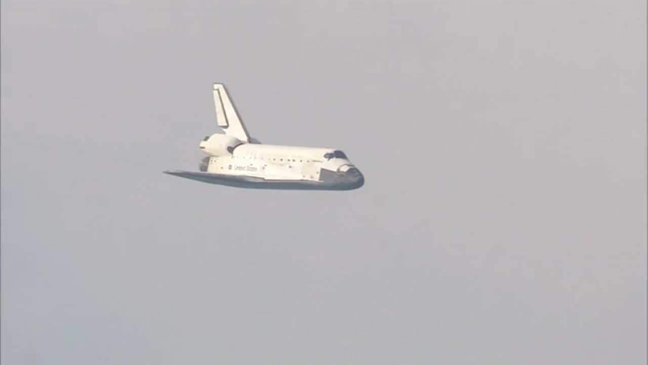 Discovery Returns to Kennedy Space Center