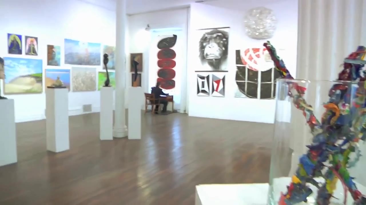"Video by Orin Buck in Early Works of Terrance Lindall" with Surreal🎼Vocalist-Pianist🎶Bienvenido Bones Bañez 🇺🇸🗽