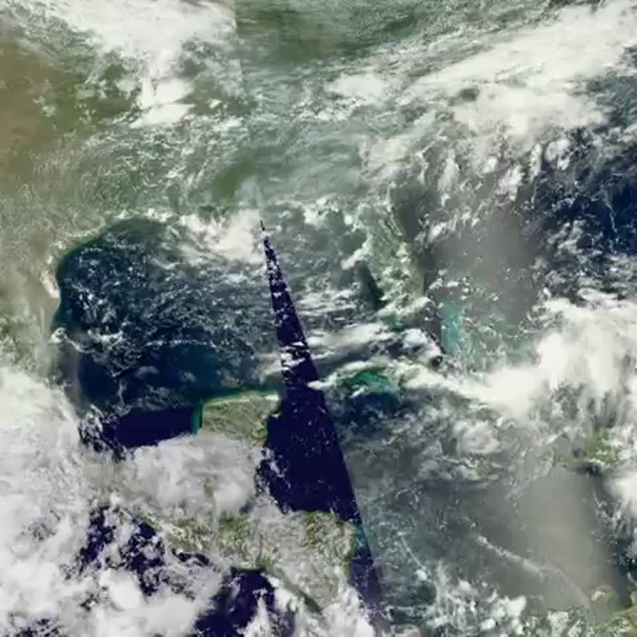 Aqua MODIS Imagery of Hurricane Katrina (WMS)