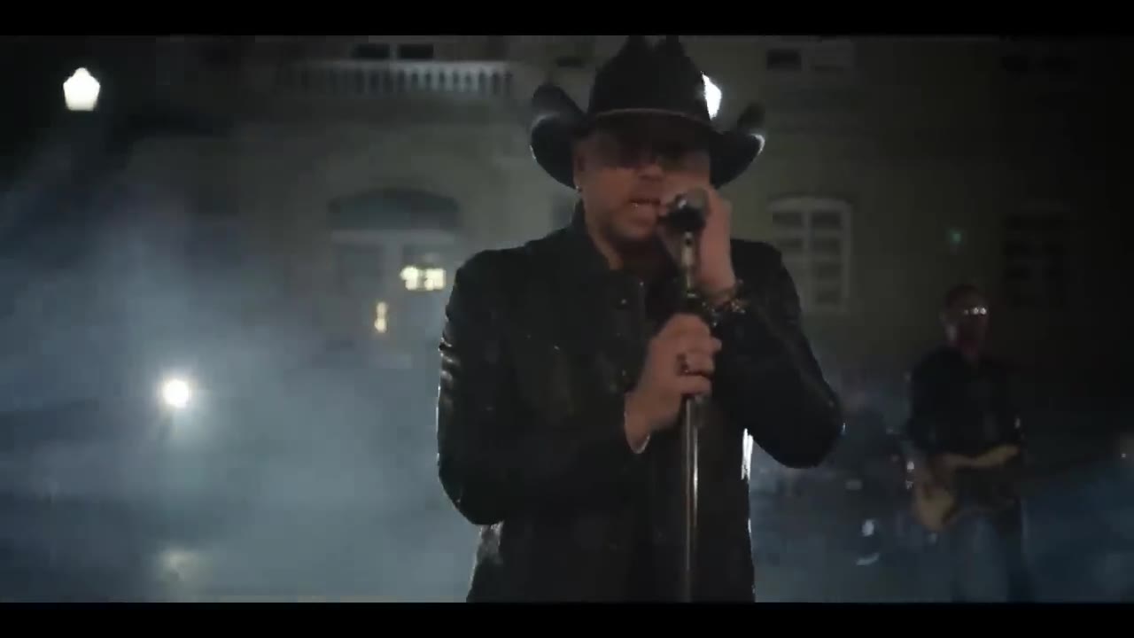 Jason Aldean – Try That In A Small Town (Original Music Video)