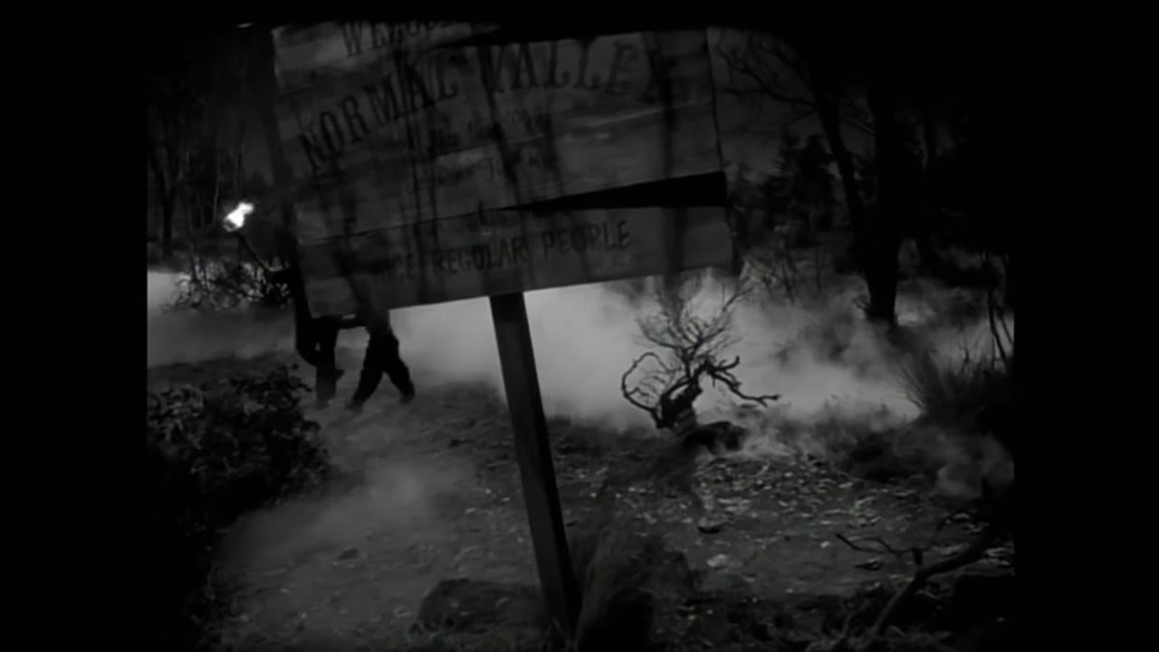 Michael Jackson Ghosts ( Official Full Length Short Film)